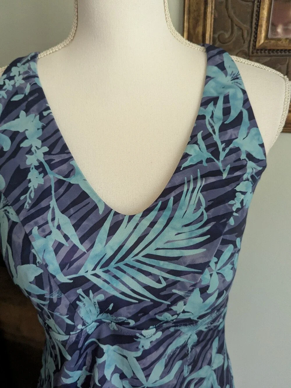 Athleta Women's XL Triangle Printed Tankini Top Tigerlily Blue Floral Strap Back